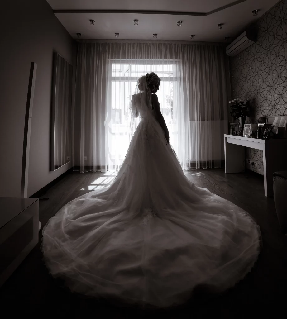 lonely-pretty-wife-female-posing